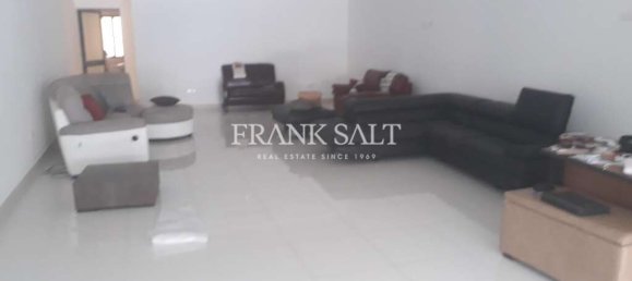 Magasin à Birkirkara, Malta 107m² No. 12587 2