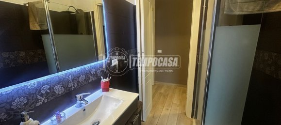 3 rooms Apartment in Milan, Italy No. 293700 7