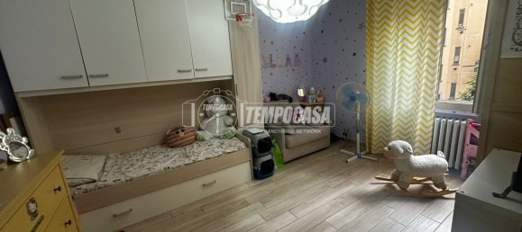 3 rooms Apartment in Milan, Italy No. 293700 2