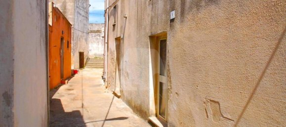 4 rooms House in Salve, Italy No. 37288 28