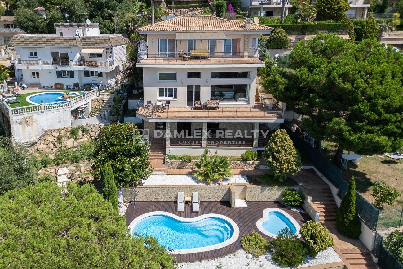 5 bedrooms Villa in Lloret de Mar, Spain No. 180845