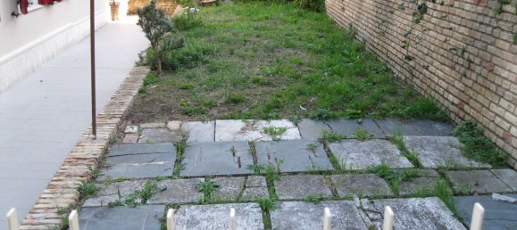 6 rooms Apartment in Loreto Aprutino, Italy No. 256827 4