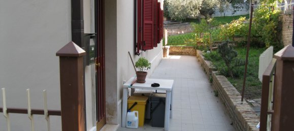 6 rooms Apartment in Loreto Aprutino, Italy No. 256827 3