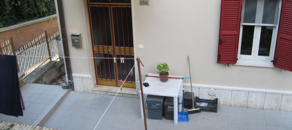 6 rooms Apartment in Loreto Aprutino, Italy No. 256827 2