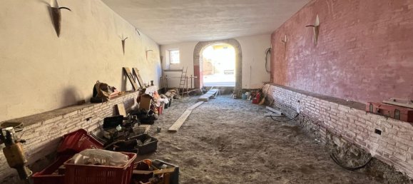 84m² Commercial property in Castel Gandolfo, Italy No. 13415 2