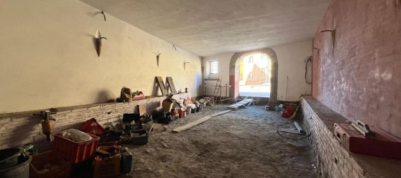 84m² Commercial property in Castel Gandolfo, Italy No. 13415 3