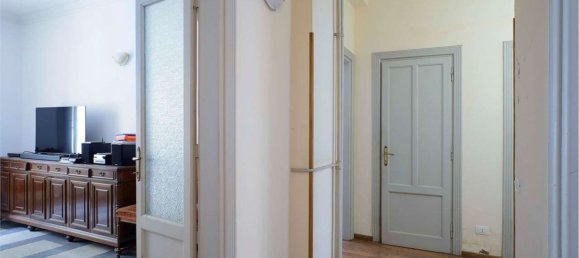 4 rooms Apartment in Rome, Italy No. 157621 17