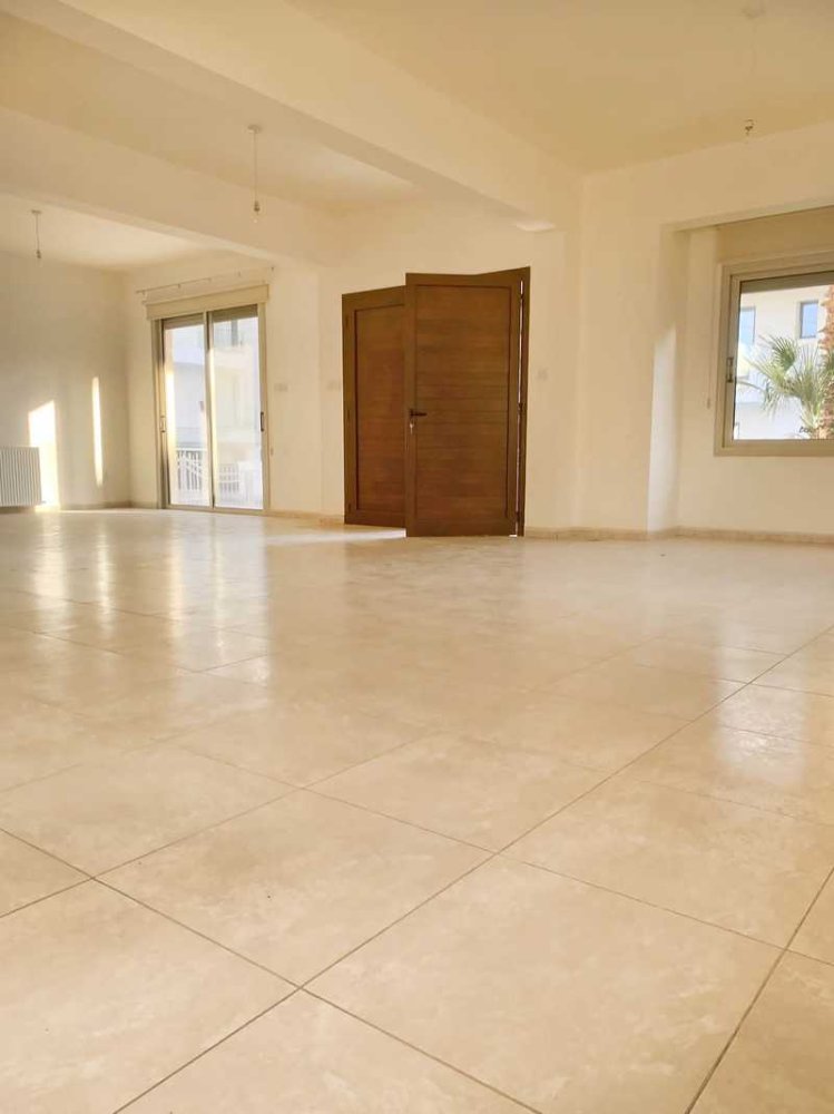 4 Schlafzimmer Gewerbliche Immobilie in Germasogeia, Cyprus, Nr. 18407