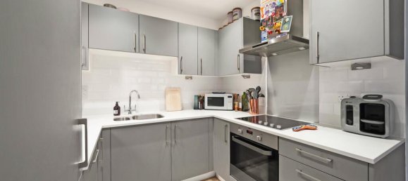 1 bedroom Apartment in London, United Kingdom No. 9889 7