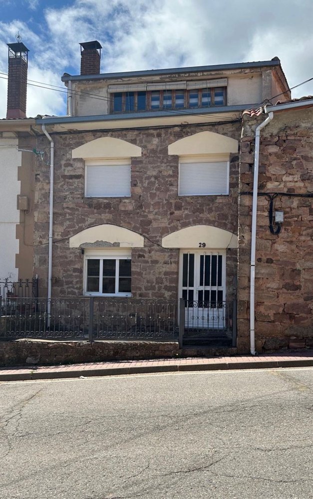 5 bedrooms House in Aguilar de Campoo, Spain No. 71161