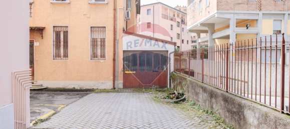 Дом с 9 комнатами в Брешиа, Италия № 286153 30