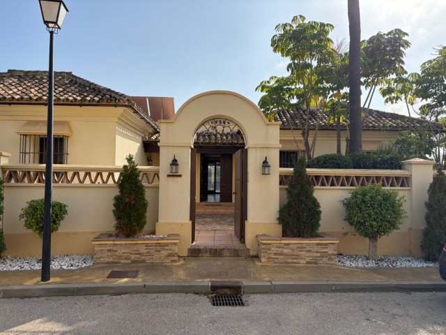 Villa T5 em Estepona, Spain N.º 47167