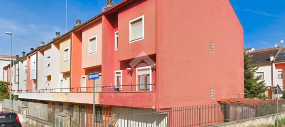 3 bedrooms Villa in L'Aquila, Italy No. 329154 4