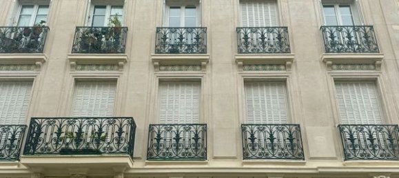 2 chambres Appartement à Clichy, France No. 165585 2