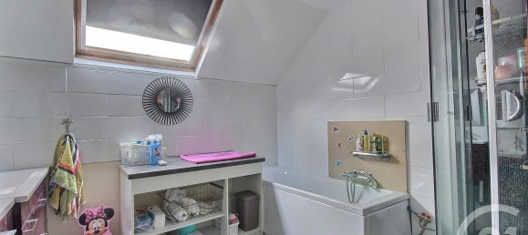 6 bedrooms House in Esternay, France No. 94603 11