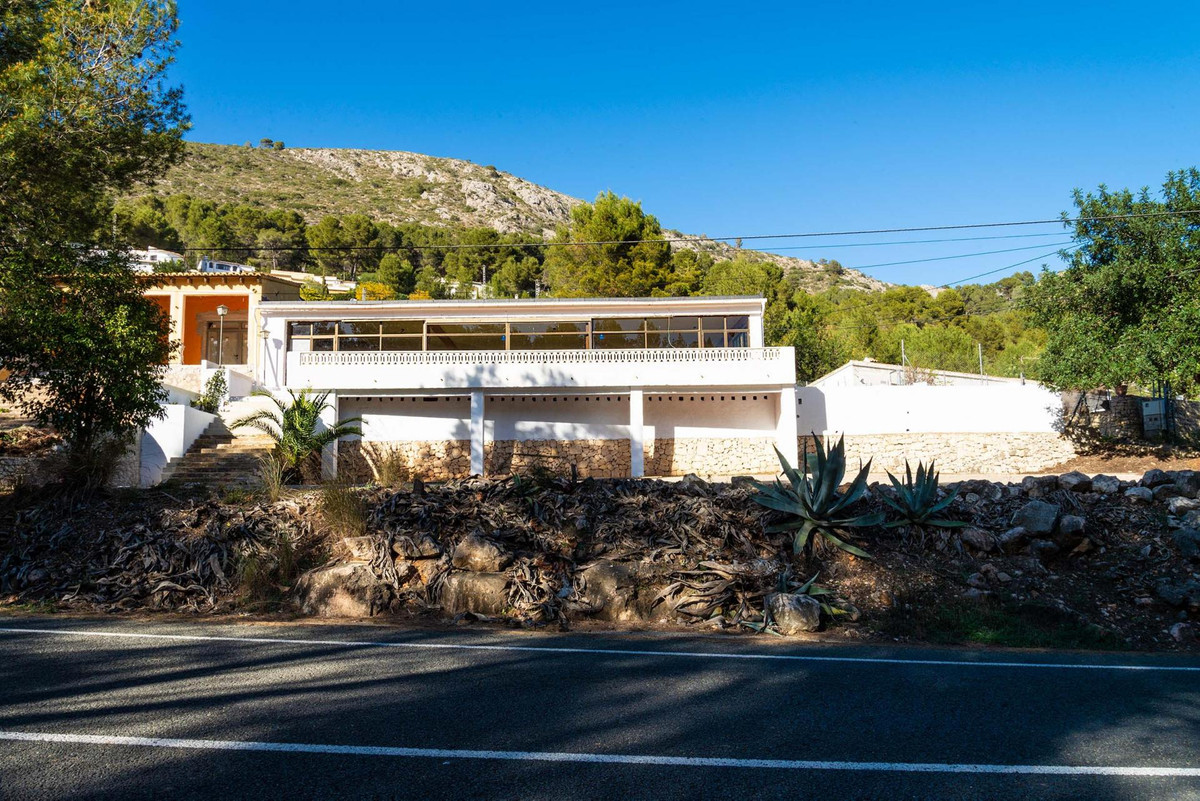 376m² Commercial property in Alcalali, Spain No. 138724