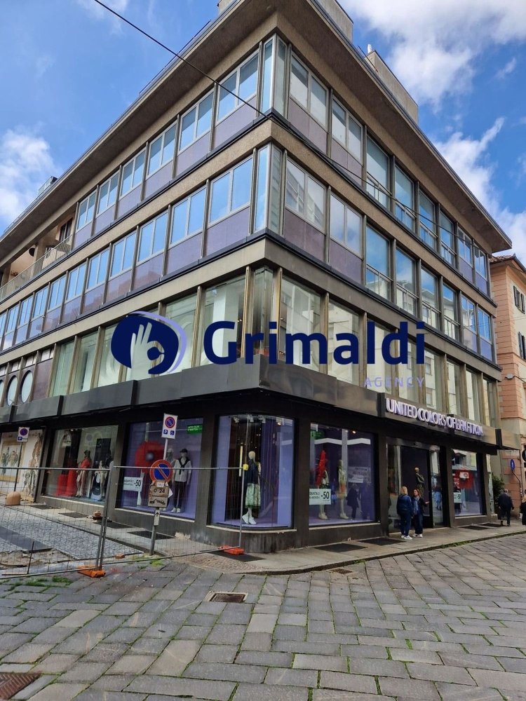 Gewerbliche Immobilie in Vercelli, Italy 1927m², Nr. 212591