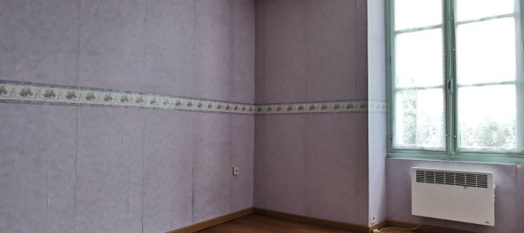 3 bedrooms House in Mayenne, France No. 357603 7