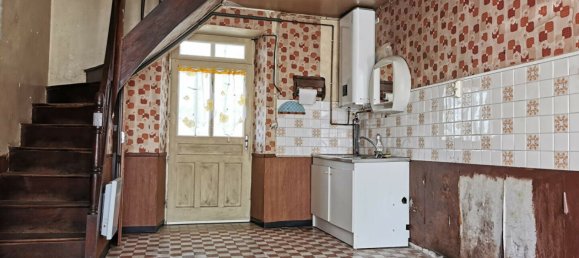 3 bedrooms House in Mayenne, France No. 357603 2