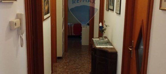 Apartamento de 6 habitaciónes en Modugno, Italy No. 293337 2