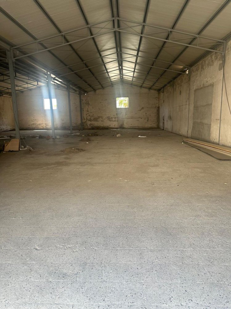 600m² Warehouse in Catanzaro, Italy No. 104268