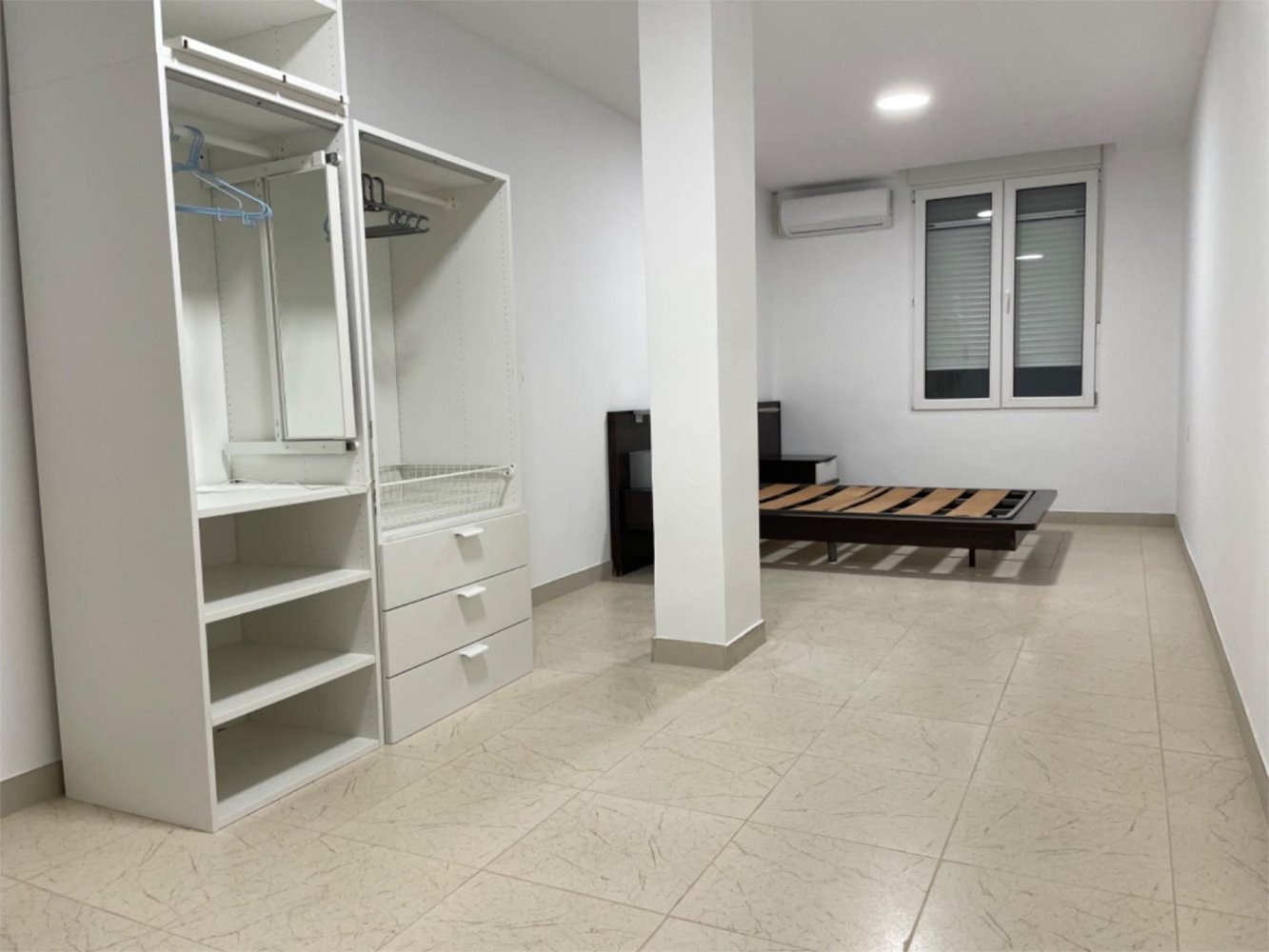 2 bedrooms House in Villanueva de Castellon, Spain No. 164615