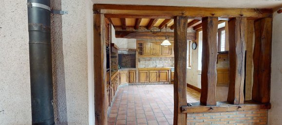 4 bedrooms House in Mareau-aux-Pres, France No. 157921 5