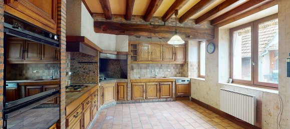 4 bedrooms House in Mareau-aux-Pres, France No. 157921 8