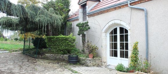 4 bedrooms House in Mareau-aux-Pres, France No. 157921 2