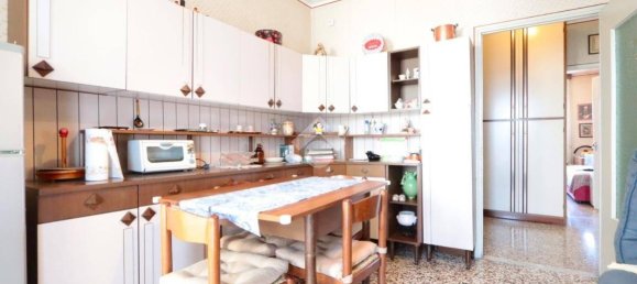 2 Schlafzimmer Wohnung in Alessandria, Italy, Nr. 263855 8