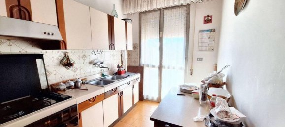5 rooms House in Foligno, Italy No. 49936 3