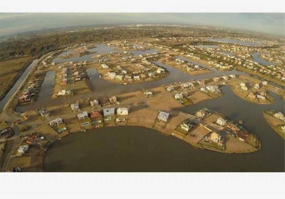  Land in Tigre, Argentina No. 115796