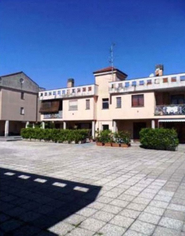 2 rooms Apartment in Robecchetto con Induno, Italy No. 59901