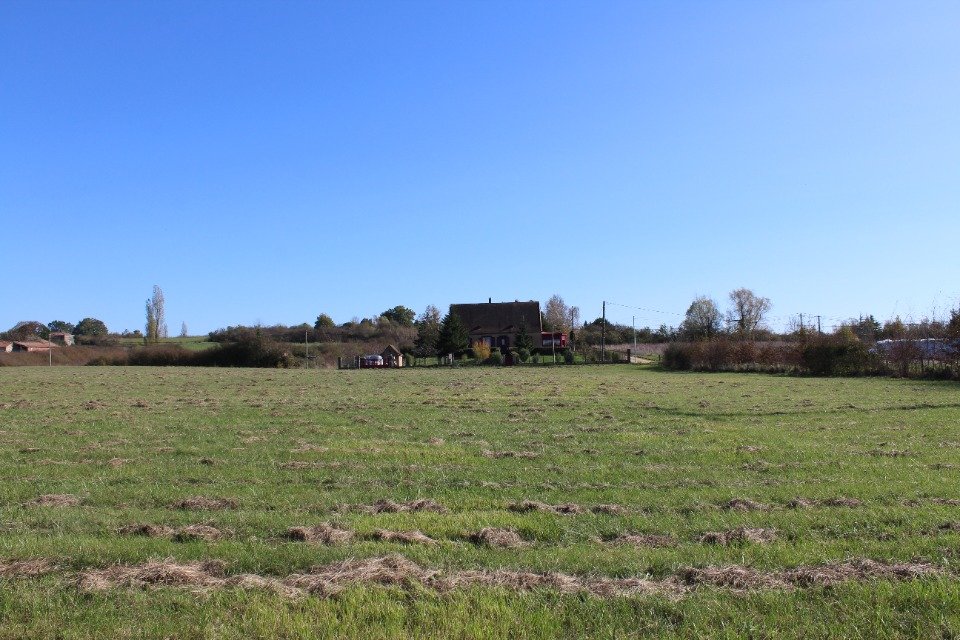  Land in Marsales, France No. 106139