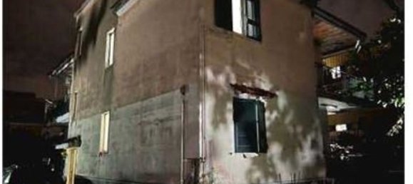 5 rooms Apartment in Melito di Napoli, Italy No. 10294 12