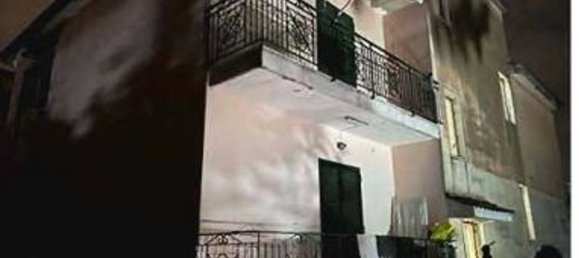 5 rooms Apartment in Melito di Napoli, Italy No. 10294 13
