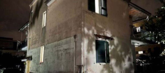 5 rooms Apartment in Melito di Napoli, Italy No. 10294 2