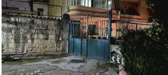 5 rooms Apartment in Melito di Napoli, Italy No. 10294 15