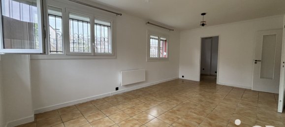 Estudio en Torcy, France No. 327635 2