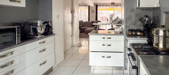 Квартира с 2 спальнями в Сент-Этьен, Франция № 246776 4