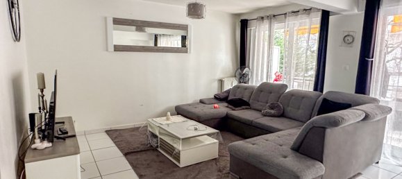 Квартира с 2 спальнями в Сент-Этьен, Франция № 246776 2