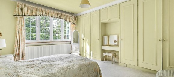 5 bedrooms House in Enfield, United Kingdom No. 6602 16