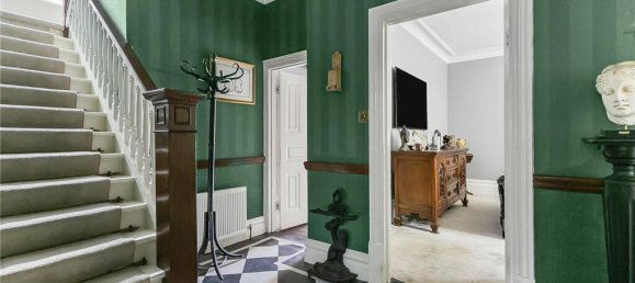 5 bedrooms House in Enfield, United Kingdom No. 6602 4