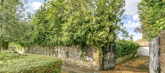 5 bedrooms House in Enfield, United Kingdom No. 6602 23