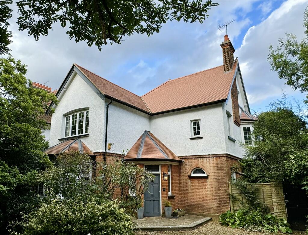 5 bedrooms House in Enfield, United Kingdom No. 6602