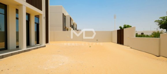 4 bedrooms Villa in Abu Dhabi, UAE No. 47584 52