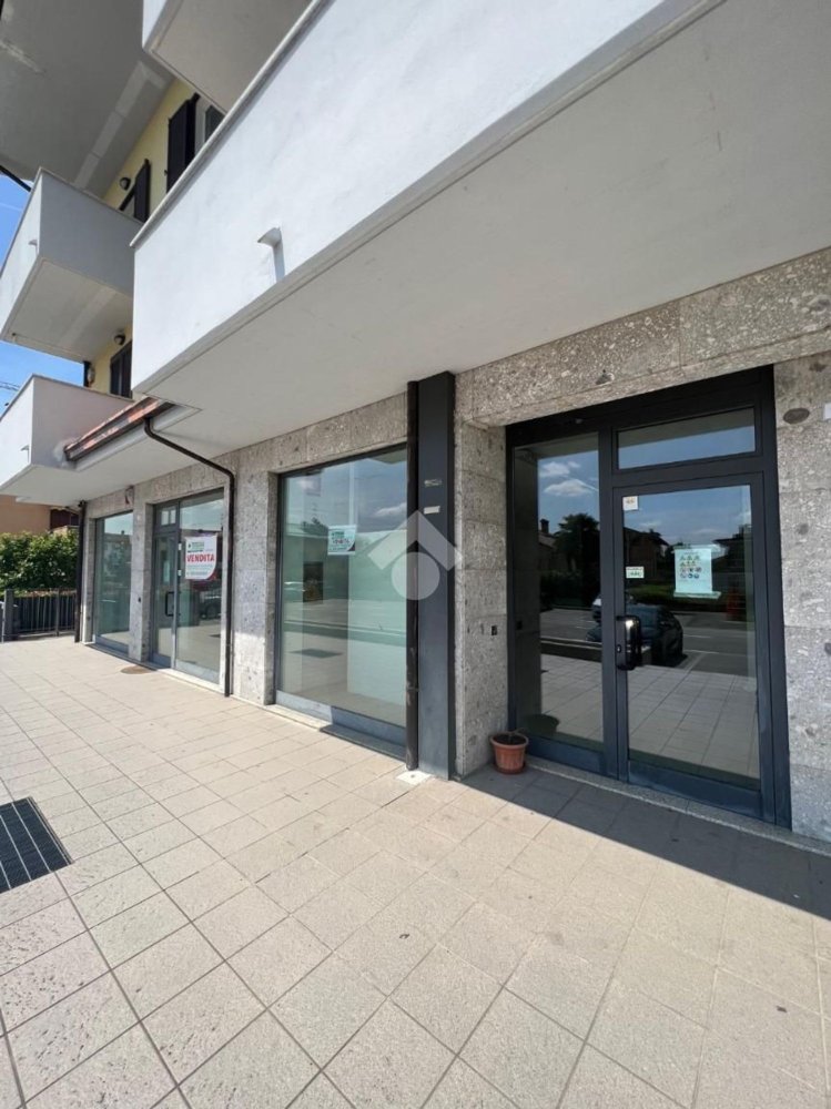 Propiedad comercial en Brusaporto, Italy 59 m² No. 60587