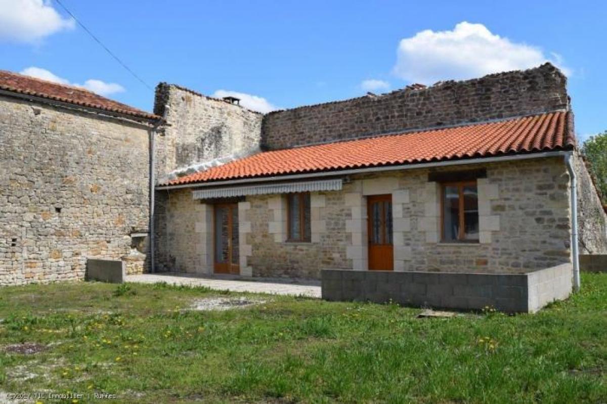 2 bedrooms House in Villefagnan, France No. 22146