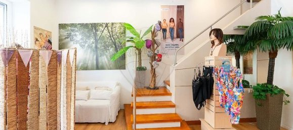 2 bedrooms Commercial property in Marseille, France No. 284541 4