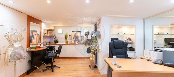 2 bedrooms Commercial property in Marseille, France No. 284541 3